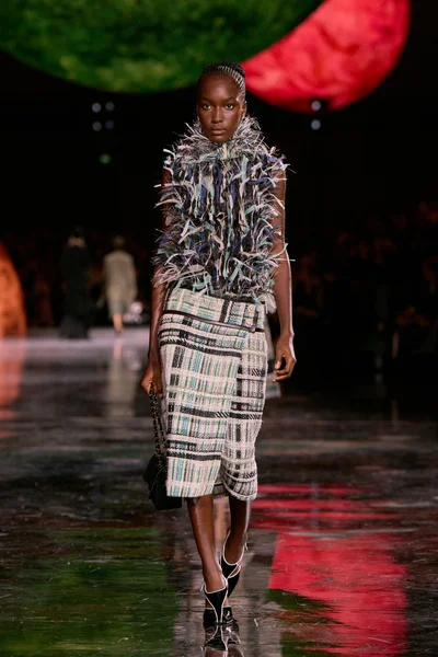 Look 57